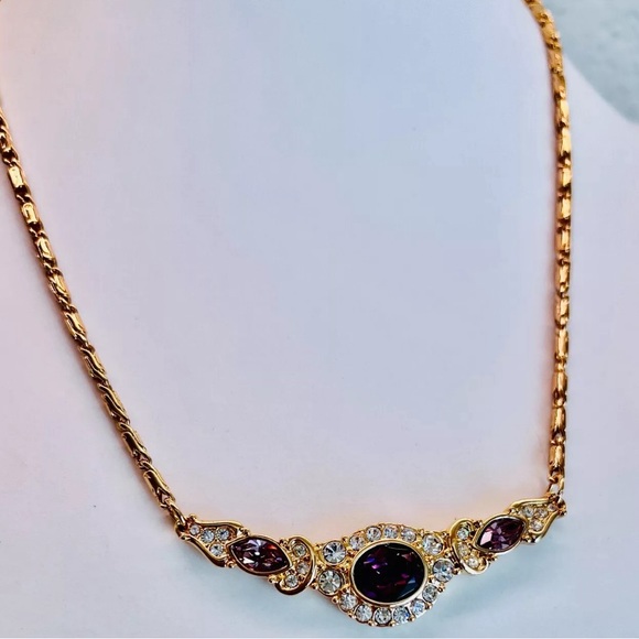 Luxurious Vintage Signed Gold Plated Swarovski Necklace and Earrings set. 16.5 - Picture 4 of 4
